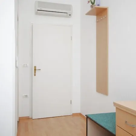 Apartments And Rooms With A Swimming Pool Babici, Umag - 3046 Guest house Umag