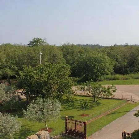 Apartments And Rooms With A Swimming Pool Babici, Umag - 3046