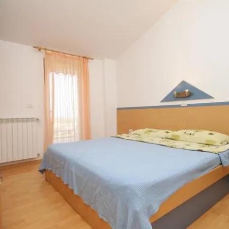 Guest house Apartments And Rooms With A Swimming Pool Babici, Umag - 3046