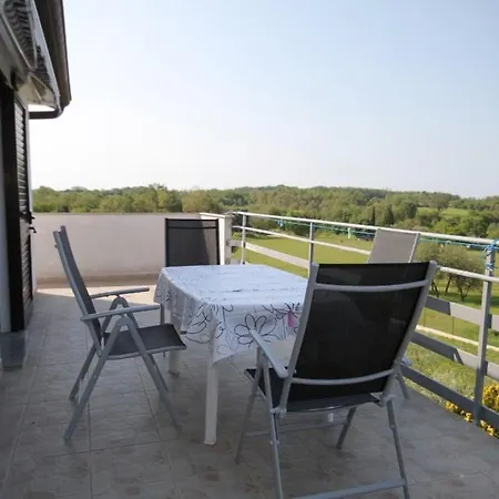Guest house Apartments And Rooms With A Swimming Pool Babici, Umag - 3046 Umag