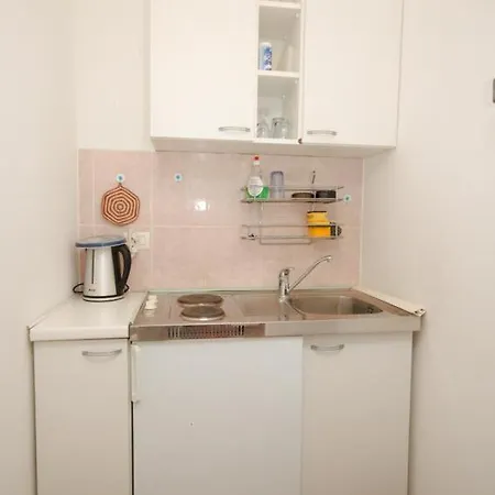 Guest house Apartments And Rooms With A Swimming Pool Babici, Umag - 3046